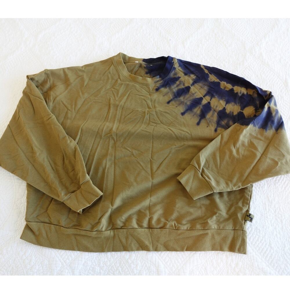 Oversized Crop Sweatshirt / Olive green and Black Tie Died Shoulder